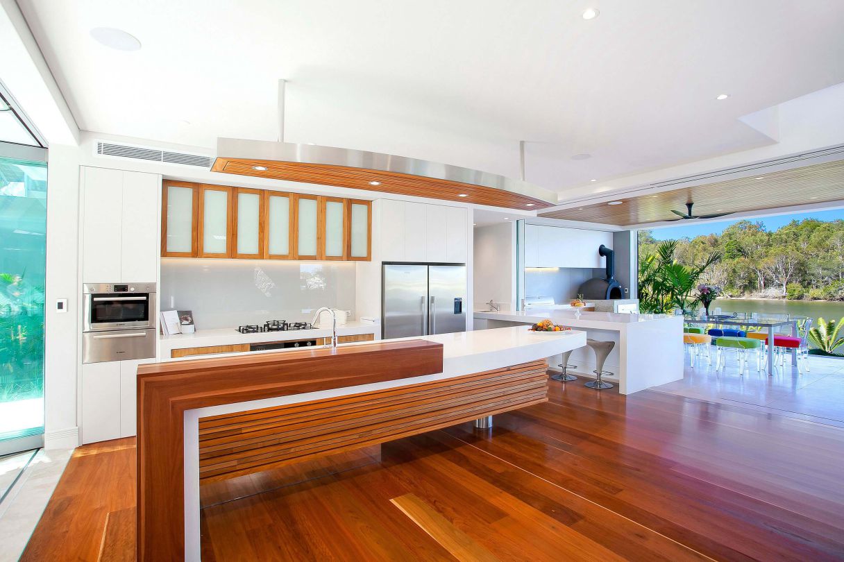 Noosa-Sound-Residence-in-Queensland-Australia-by-Paul-Clout-Design-11