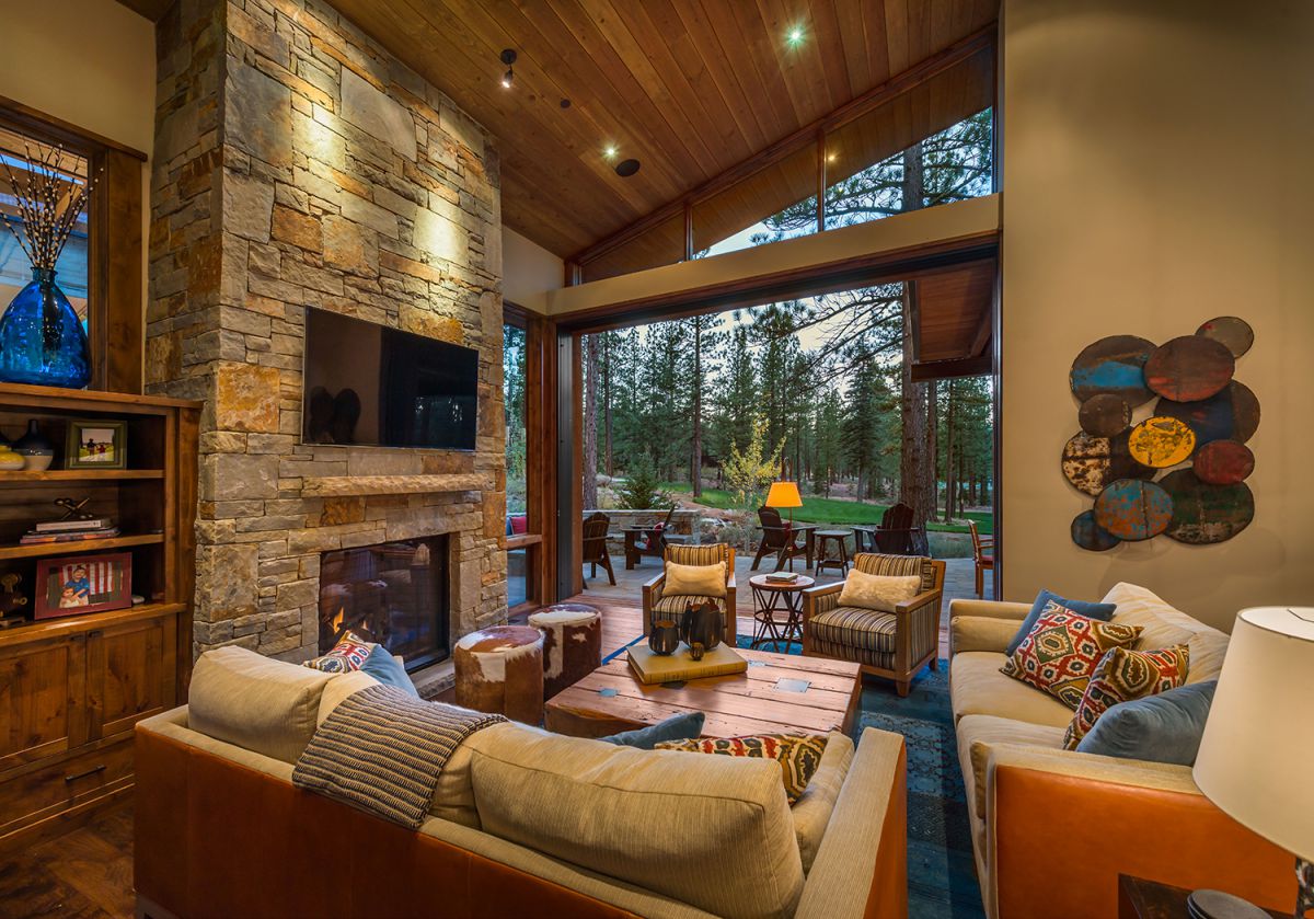 Residence-440-in-Martis-Camp-Truckee-by-Walton-Architecture-Engineering-14