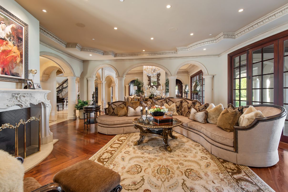 Spectacular-Classic-French-Chateau-in-Calabasas-CA-for-Sale-19