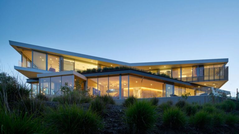 Tree Top Residence in Los Angeles by Belzberg Architects