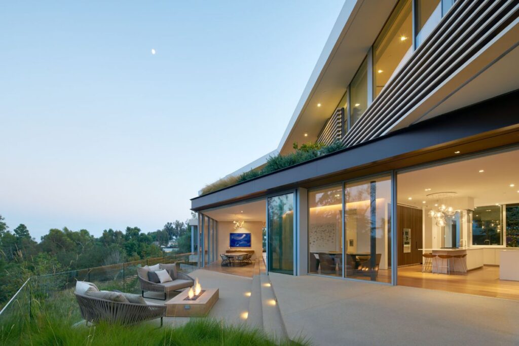 Tree Top Residence in Los Angeles by Belzberg Architects, modern home