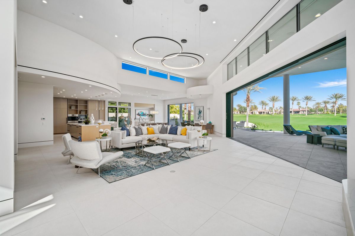 Via-Siena-Modern-Home-in-Indian-Wells-California-43300-Via-Siena-9