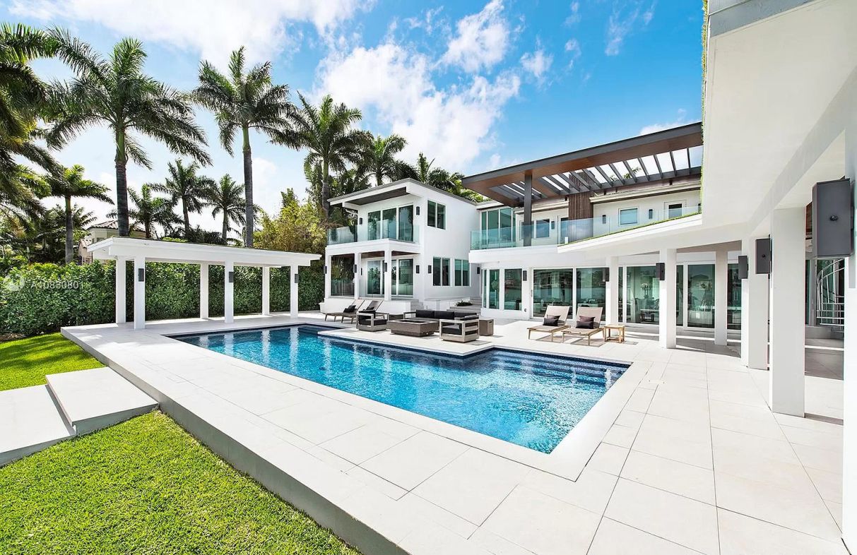 Waterfront-Home-on-Venetian-Islands-Miami-Beach-for-Sale-1