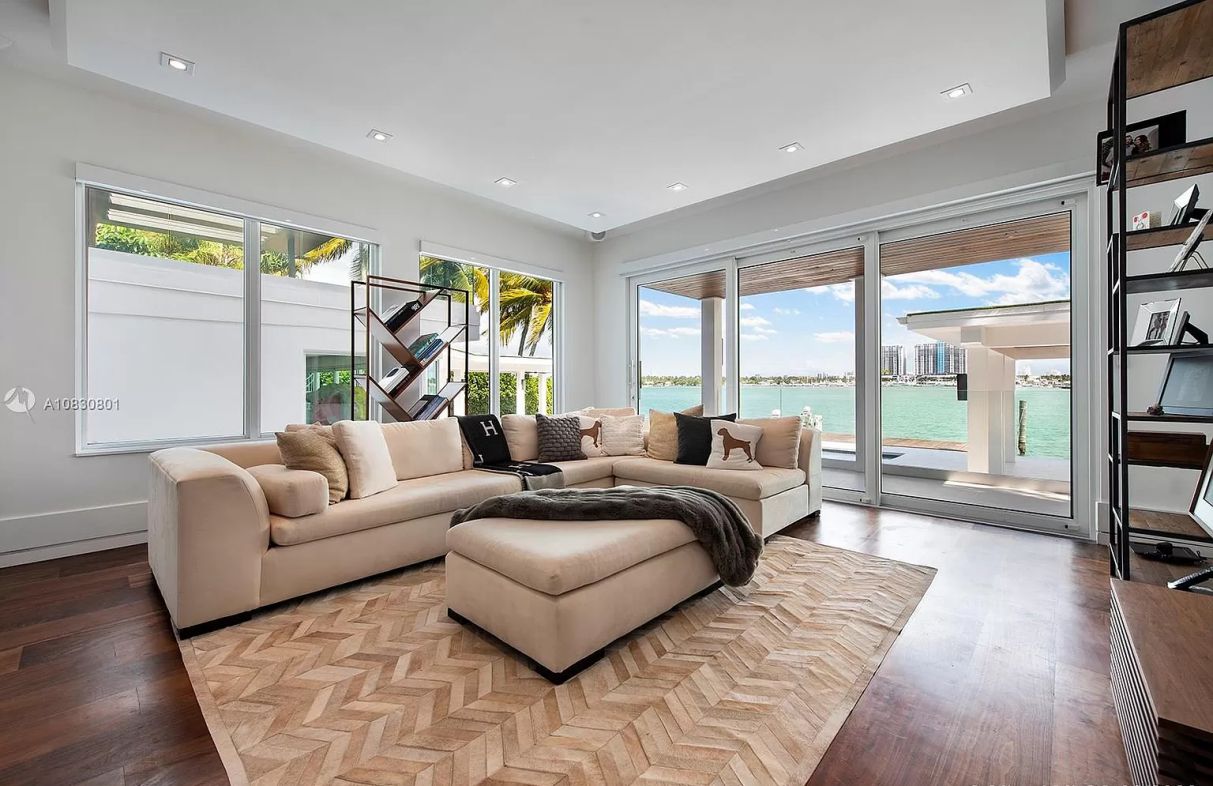 Waterfront-Home-on-Venetian-Islands-Miami-Beach-for-Sale-17