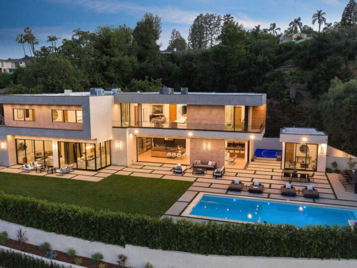 Carbon Beach Terrace Modern Mansion in Malibu, California