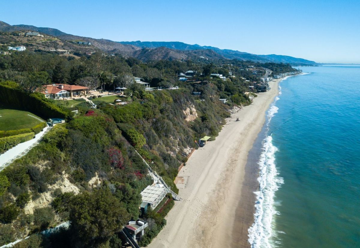 125-Million-Pacific-Coast-Estate-in-Malibu-on-the-Market-1