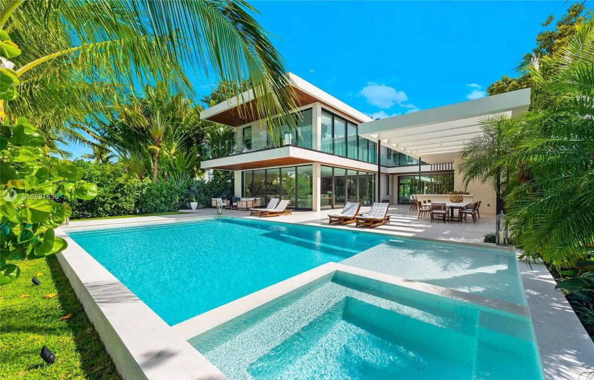 15-Million-Brand-New-Modern-Elegant-Waterfront-Home-in-Miami-Beach-1