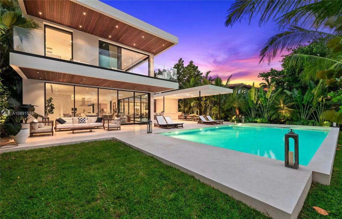 15-Million-Brand-New-Modern-Elegant-Waterfront-Home-in-Miami-Beach-18