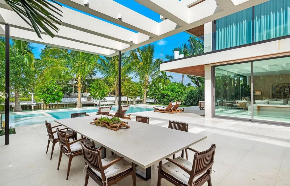 15-Million-Brand-New-Modern-Elegant-Waterfront-Home-in-Miami-Beach-2