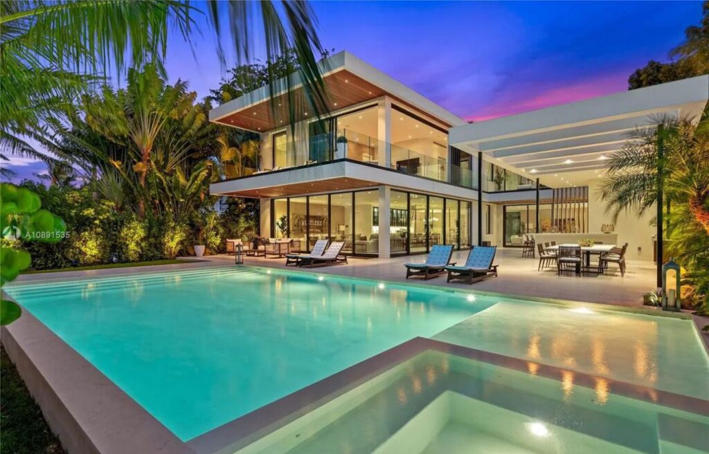 $15 Million Brand New Modern Elegant Waterfront Home in Miami Beach