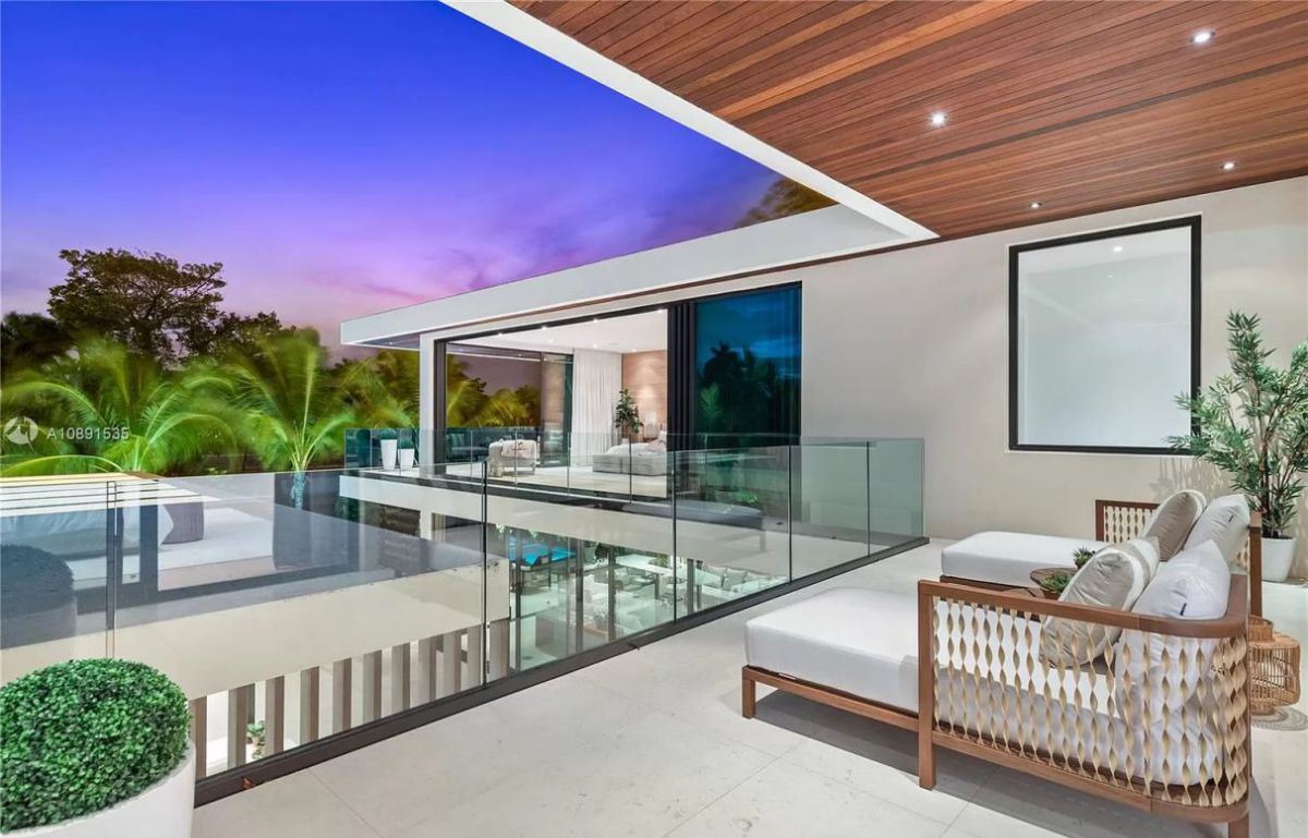 15-Million-Brand-New-Modern-Elegant-Waterfront-Home-in-Miami-Beach-25