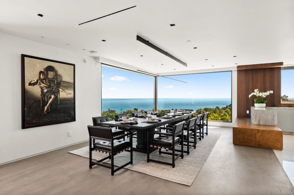 $27.5 Million Magnificent Ocean View Home in Malibu, California