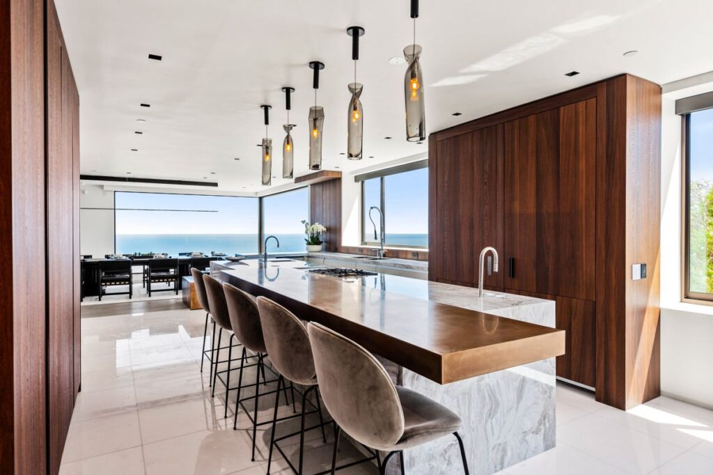 $27.5 Million Magnificent Ocean View Home in Malibu, California