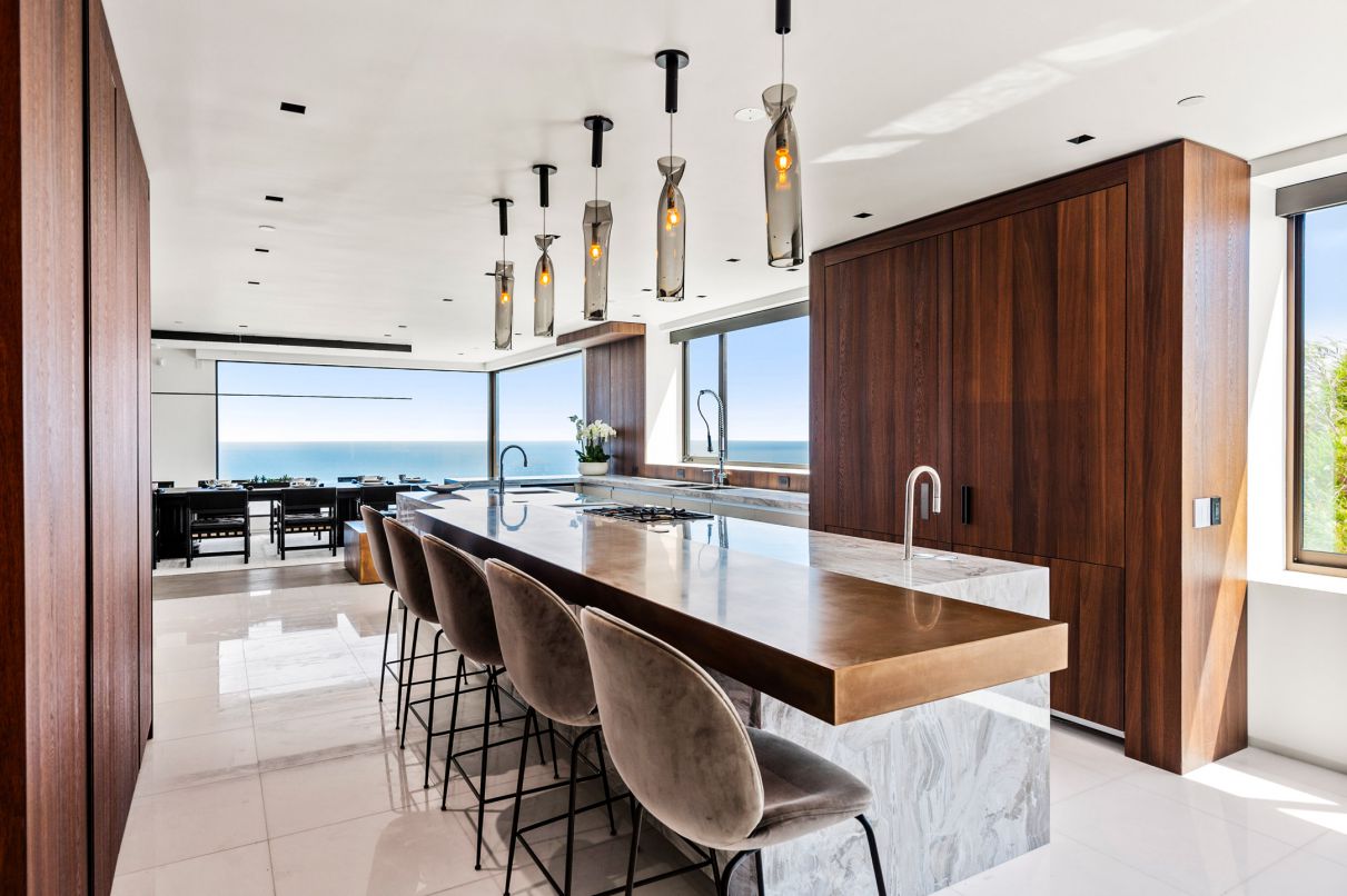 27.5-Million-Magnificent-Ocean-View-Home-in-Malibu-California-26901-Sea-Vista-Drive-Malibu-CA-14