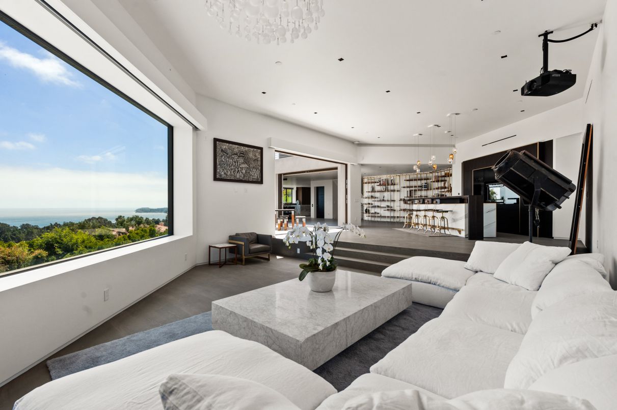 27.5-Million-Magnificent-Ocean-View-Home-in-Malibu-California-26901-Sea-Vista-Drive-Malibu-CA-15