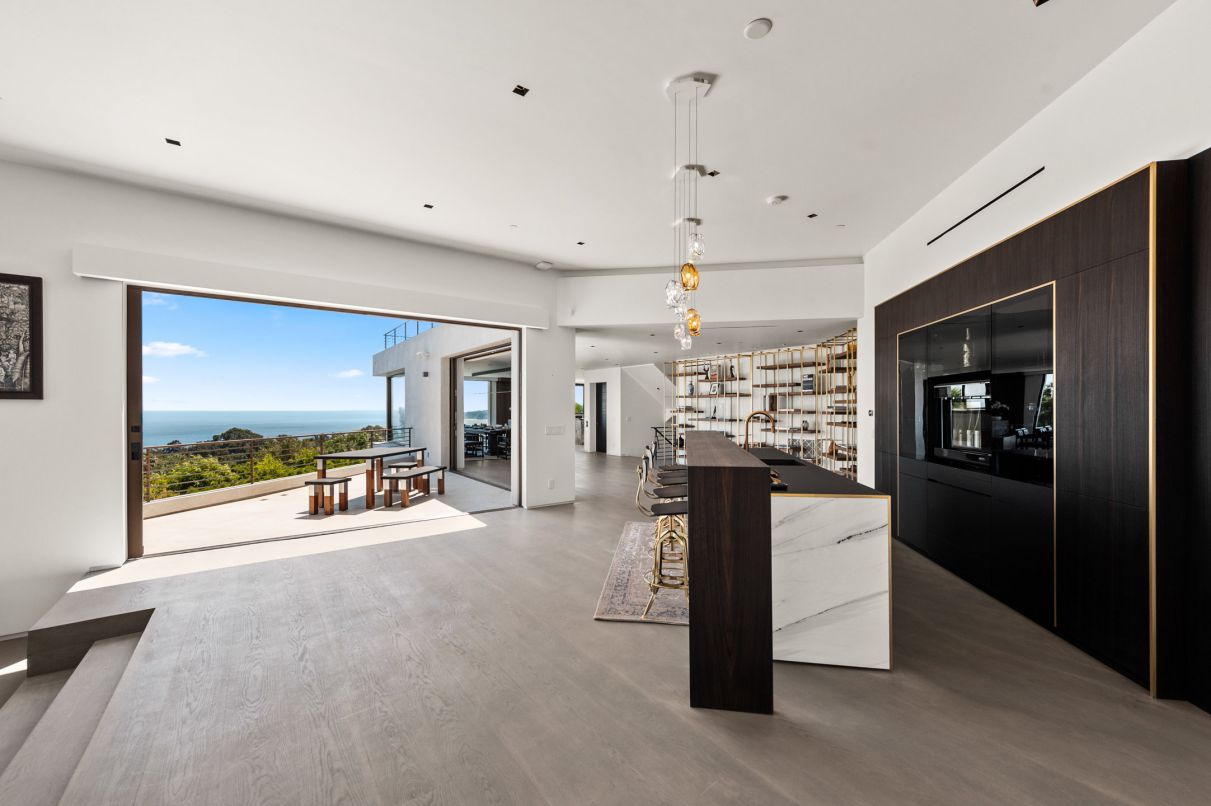 27.5-Million-Magnificent-Ocean-View-Home-in-Malibu-California-26901-Sea-Vista-Drive-Malibu-CA-16