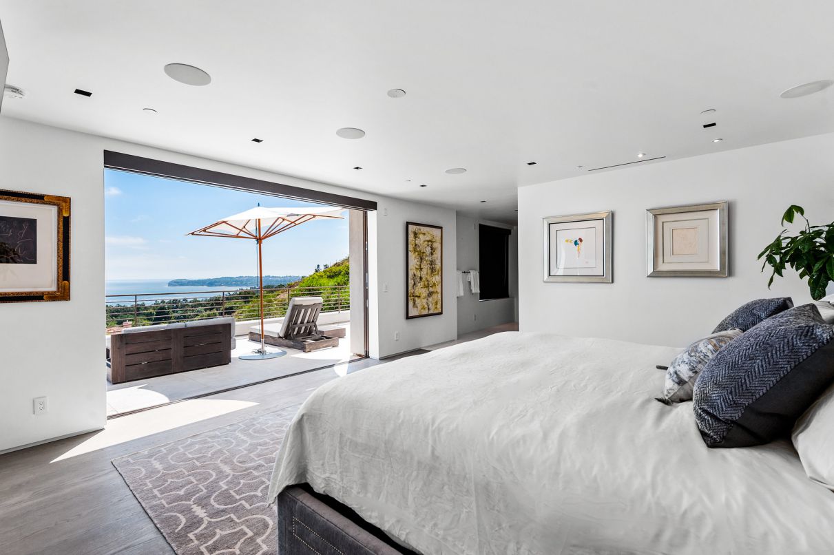 27.5-Million-Magnificent-Ocean-View-Home-in-Malibu-California-26901-Sea-Vista-Drive-Malibu-CA-18