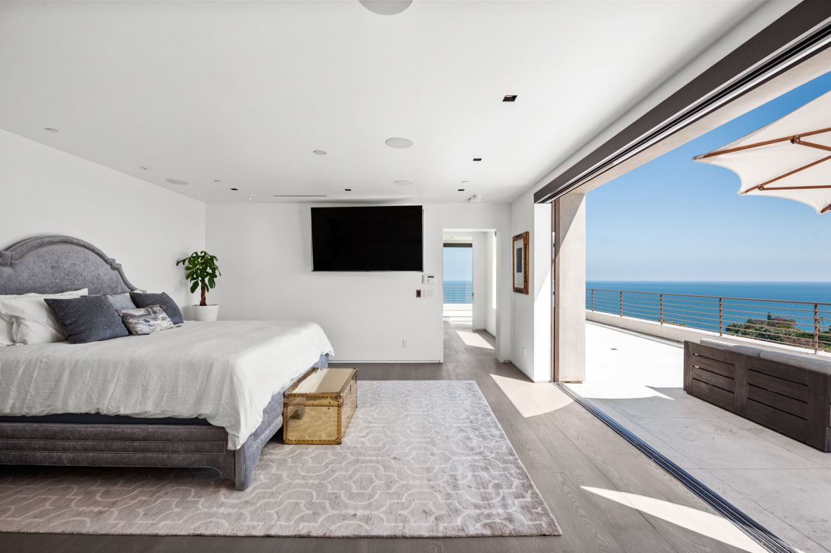 27.5-Million-Magnificent-Ocean-View-Home-in-Malibu-California-26901-Sea-Vista-Drive-Malibu-CA-19