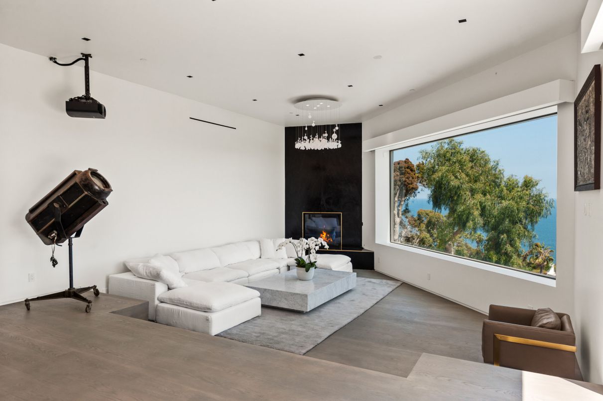 27.5-Million-Magnificent-Ocean-View-Home-in-Malibu-California-26901-Sea-Vista-Drive-Malibu-CA-8