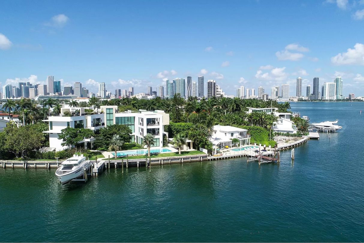 34-Million-Brand-New-Venetian-Waterfront-Home-in-Miami-Beach-Florida-1