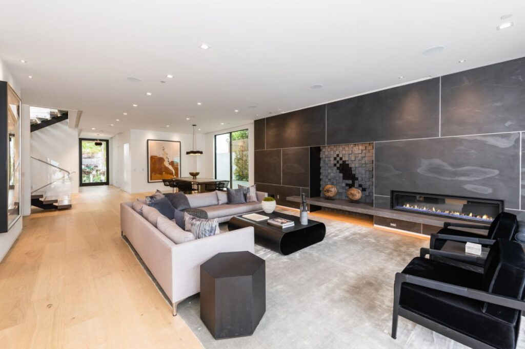 A Jaw Dropping Modern Residence in Los Angeles hits Market