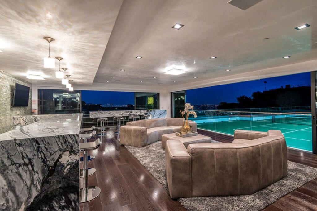 Bel Air Iconic Property Returns the Market for $67.5 Million LUXURY HOUSES