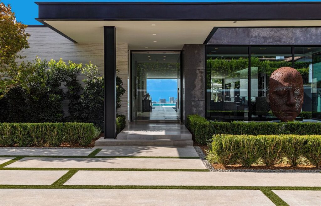 Beverly Hills New Mansion by Paul McClean hit Market