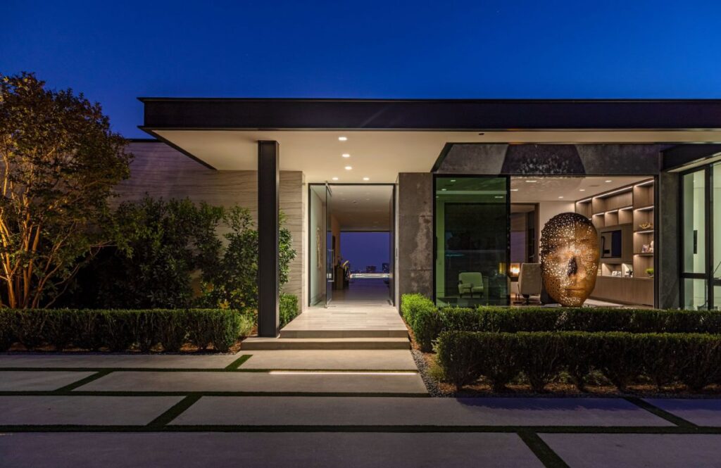 Beverly Hills New Mansion by Paul McClean hit Market