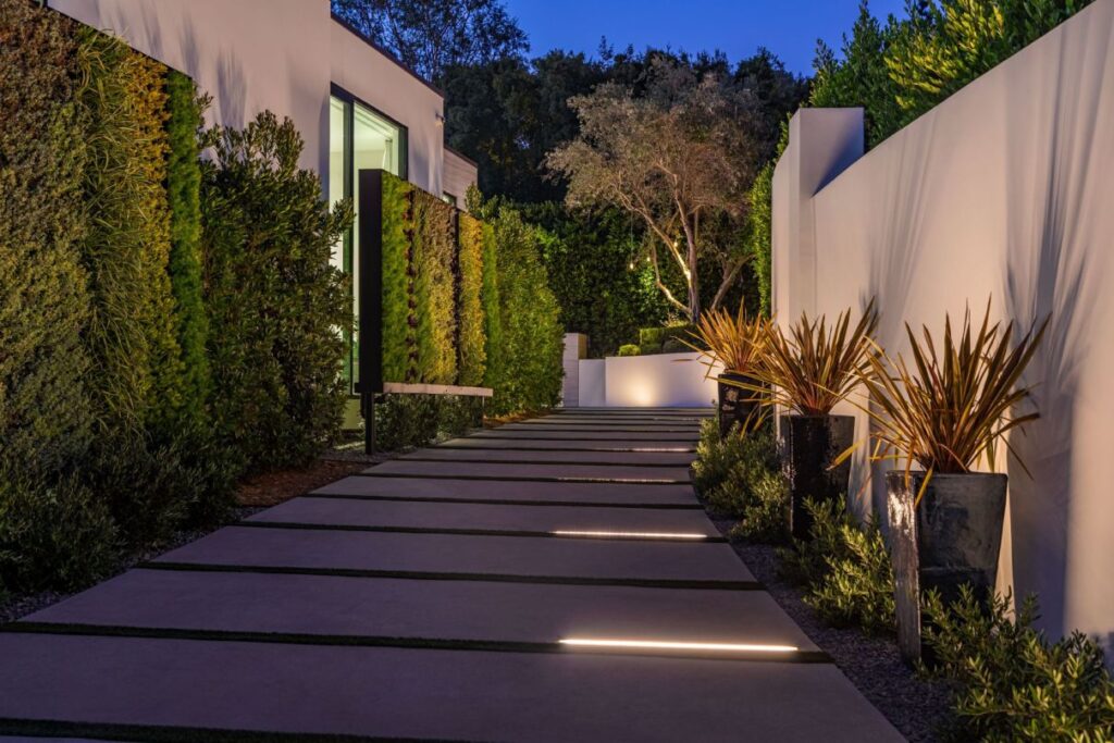 Beverly Hills New Mansion by Paul McClean hit Market