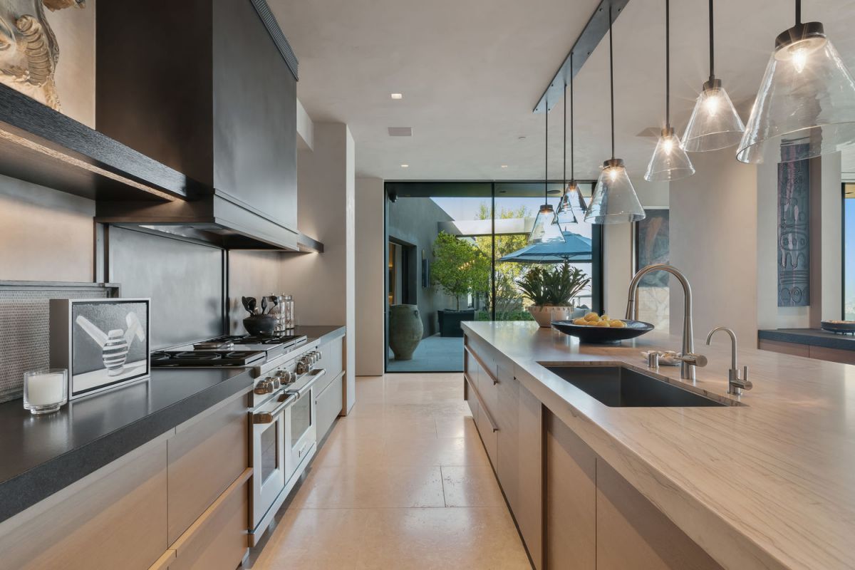 Brand-New-Blue-Jay-Way-Modern-Masterpiece-1616-Blue-Jay-Way-Los-Angeles-CA-26