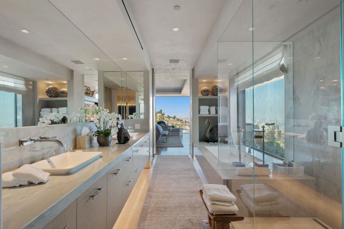 Brand-New-Blue-Jay-Way-Modern-Masterpiece-1616-Blue-Jay-Way-Los-Angeles-CA-39