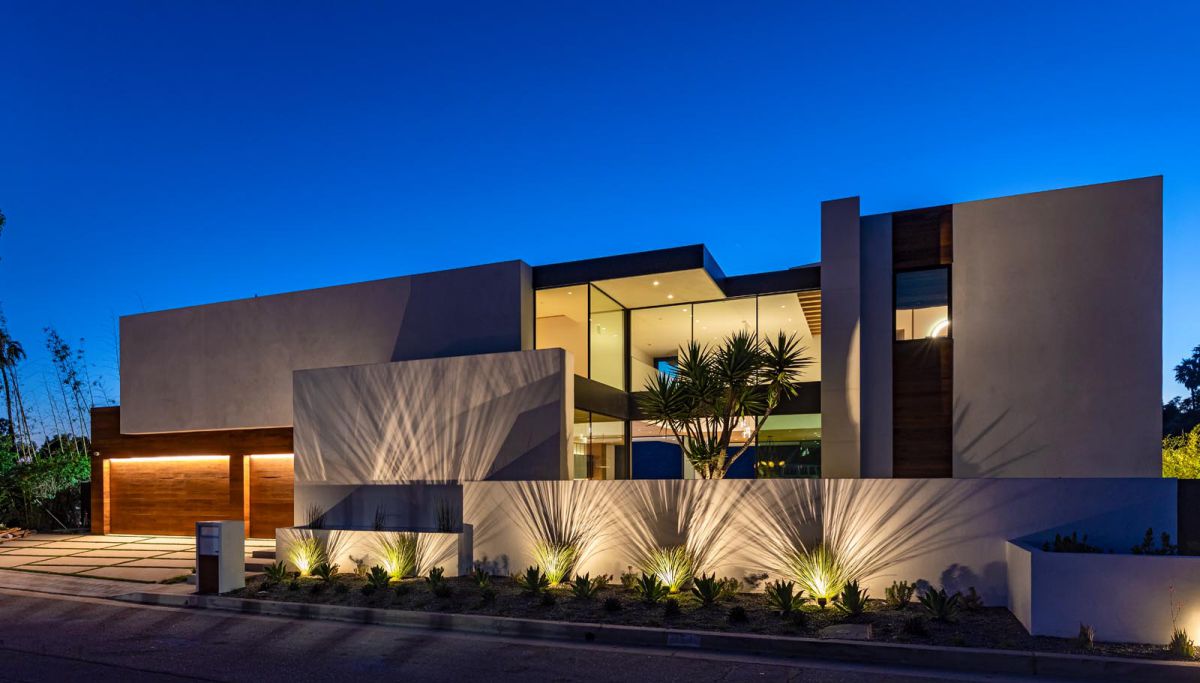 Brand-New-Contemporary-Bel-Air-Custom-Home-hit-Market-28