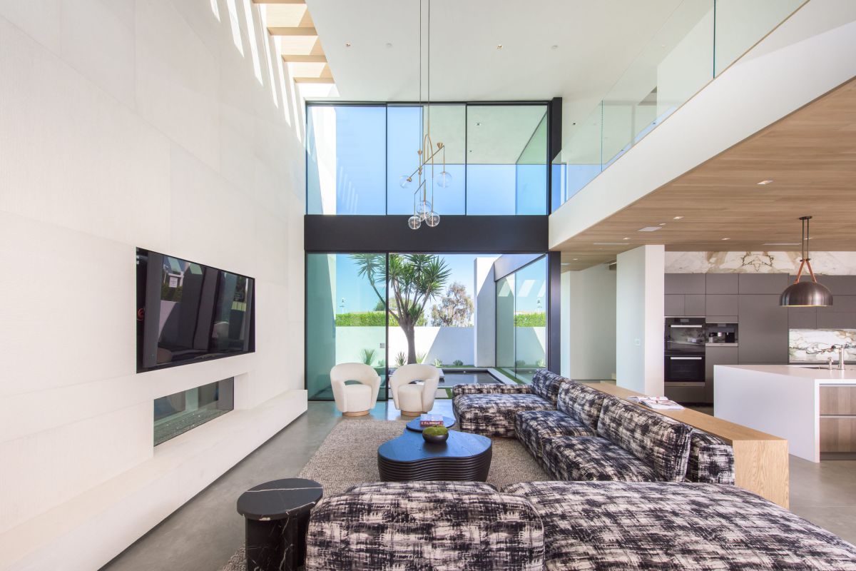 Brand-New-Contemporary-Bel-Air-Custom-Home-hit-Market-32