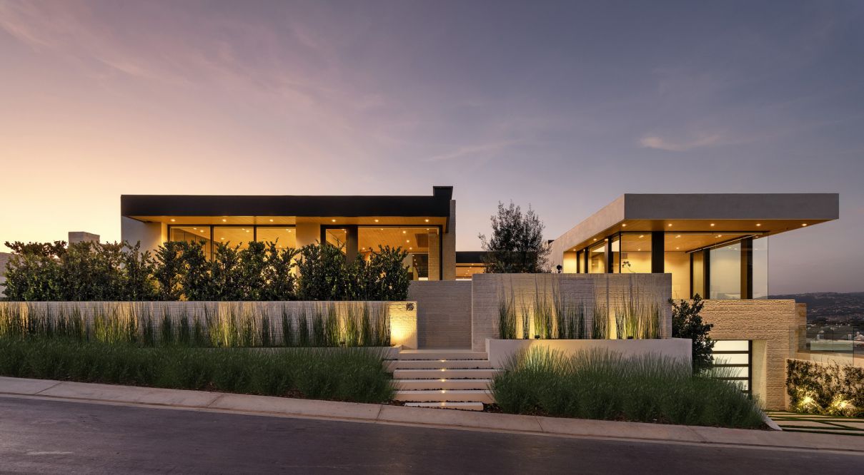 Brand-New-Seabreeze-Residence-in-Dana-Point-by-McClean-Design-1