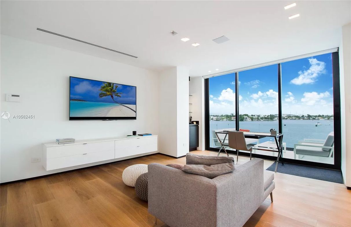 Breathtaking-San-Marco-Waterfront-Home-for-Rent-1374-S-Venetian-Way-B-Miami-Beach-28