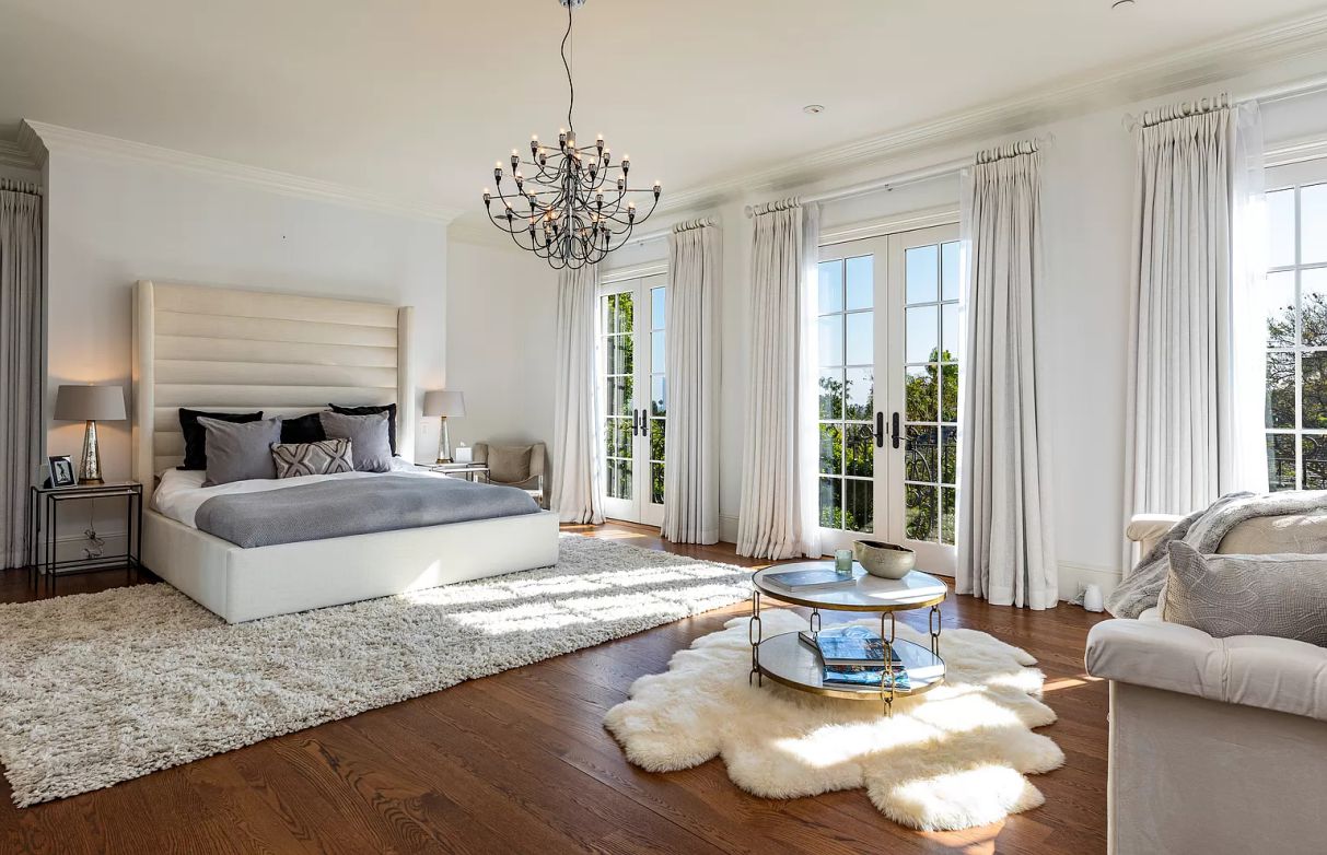 Classically-Styled-European-Estate-in-Beverly-Hills-on-Market-11