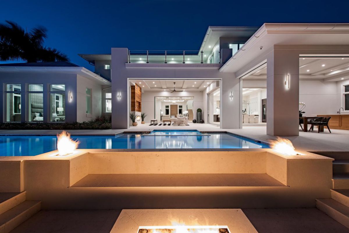 Coastal-Contemporary-Home-in-Naples-Florida-by-Falcon-Design-4