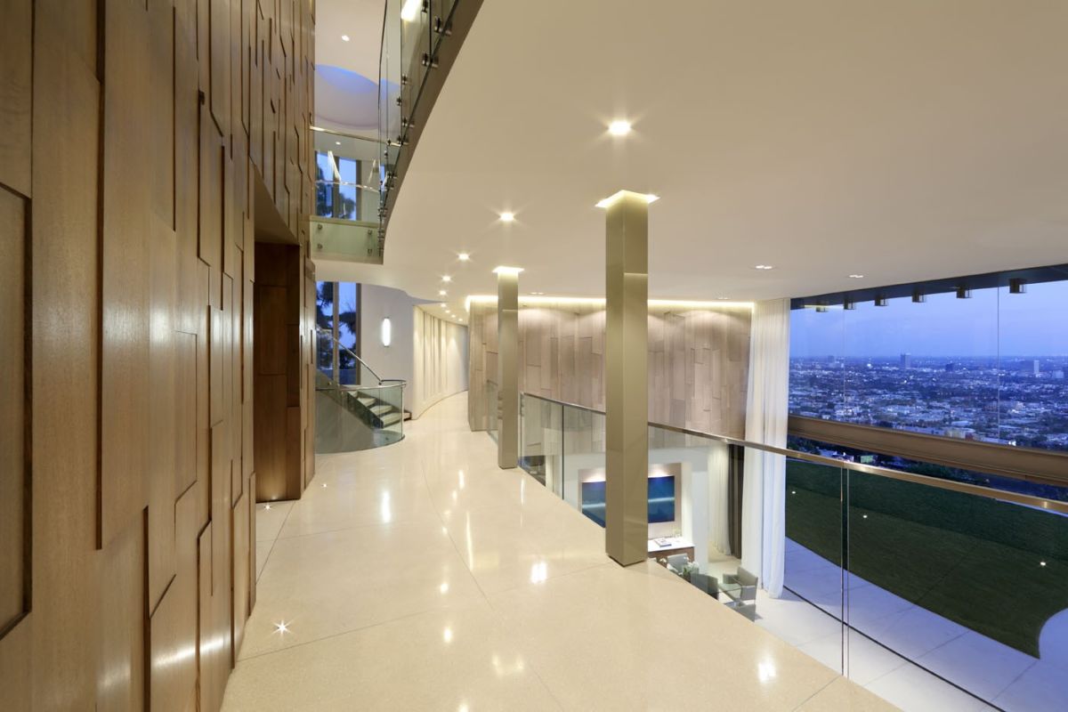 Collingwood Masterpiece in Los Angeles by Landry Design Group