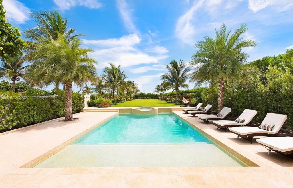 Contemporary Mediterranean Oceanfront Villa in Miami Beach