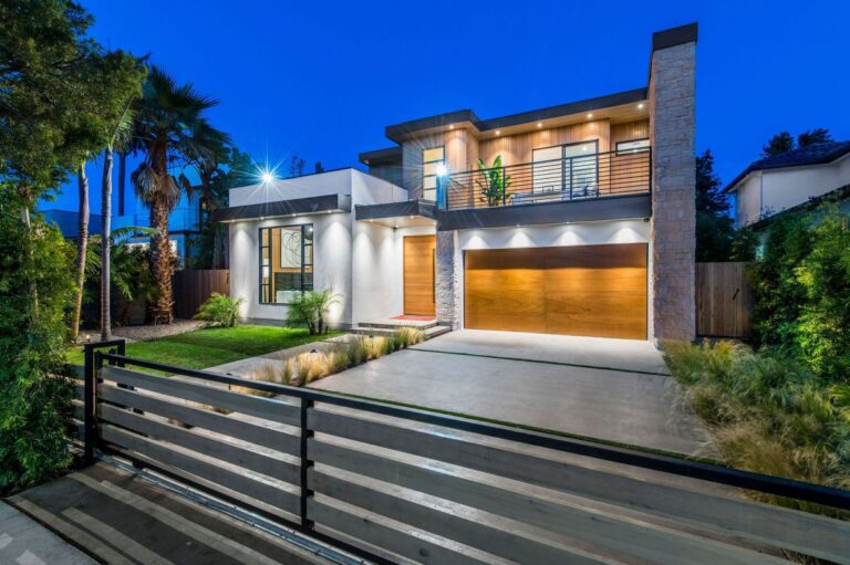 Exquisite New Home in Venice for Sale with An Asking Price $5.7 Million