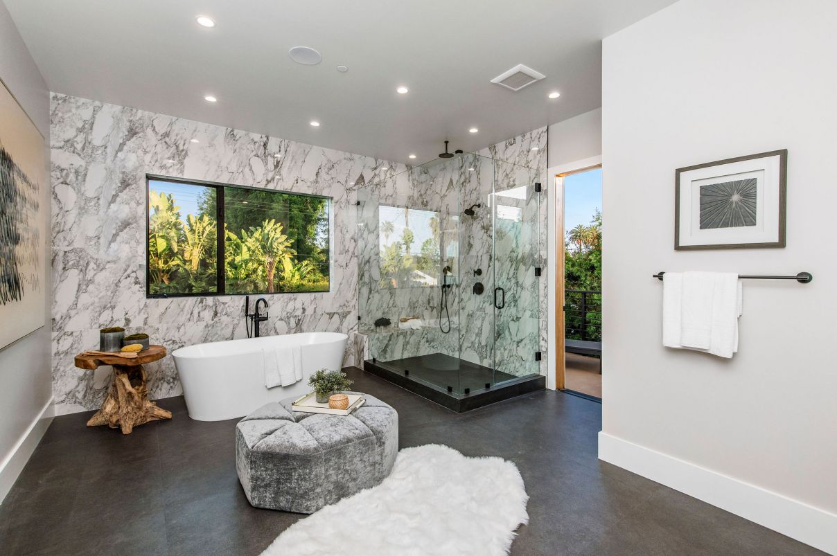 Exquisite-New-Home-in-Venice-1360-Palms-Blvd-Venice-CA-34