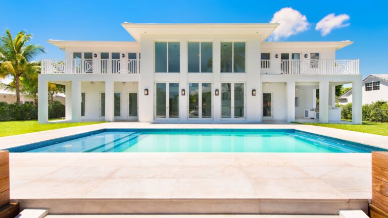 $55,000 per Month Fabulous Buttonwood Modern Waterfront Home in Miami