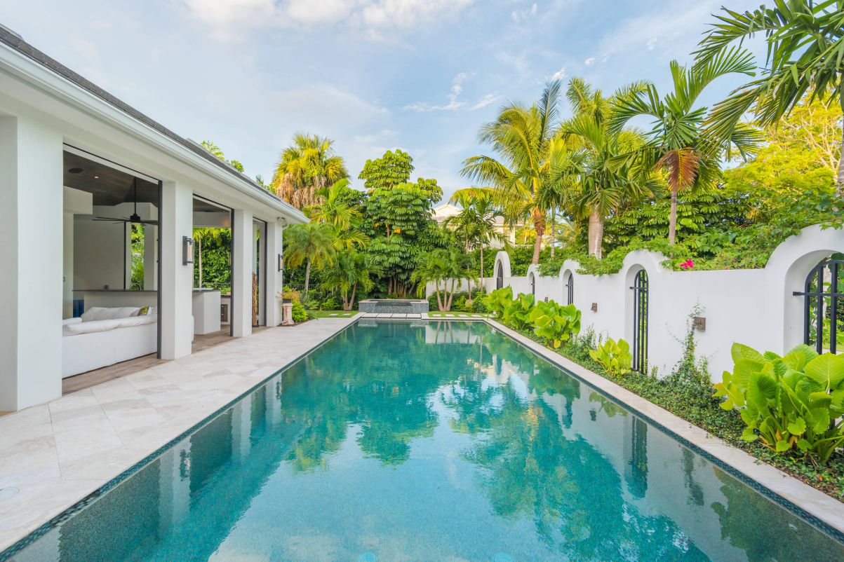 Fantastic-Tropical-Home-in-Naples-FL-by-Kukk-Architecture-Design-P.A.-23