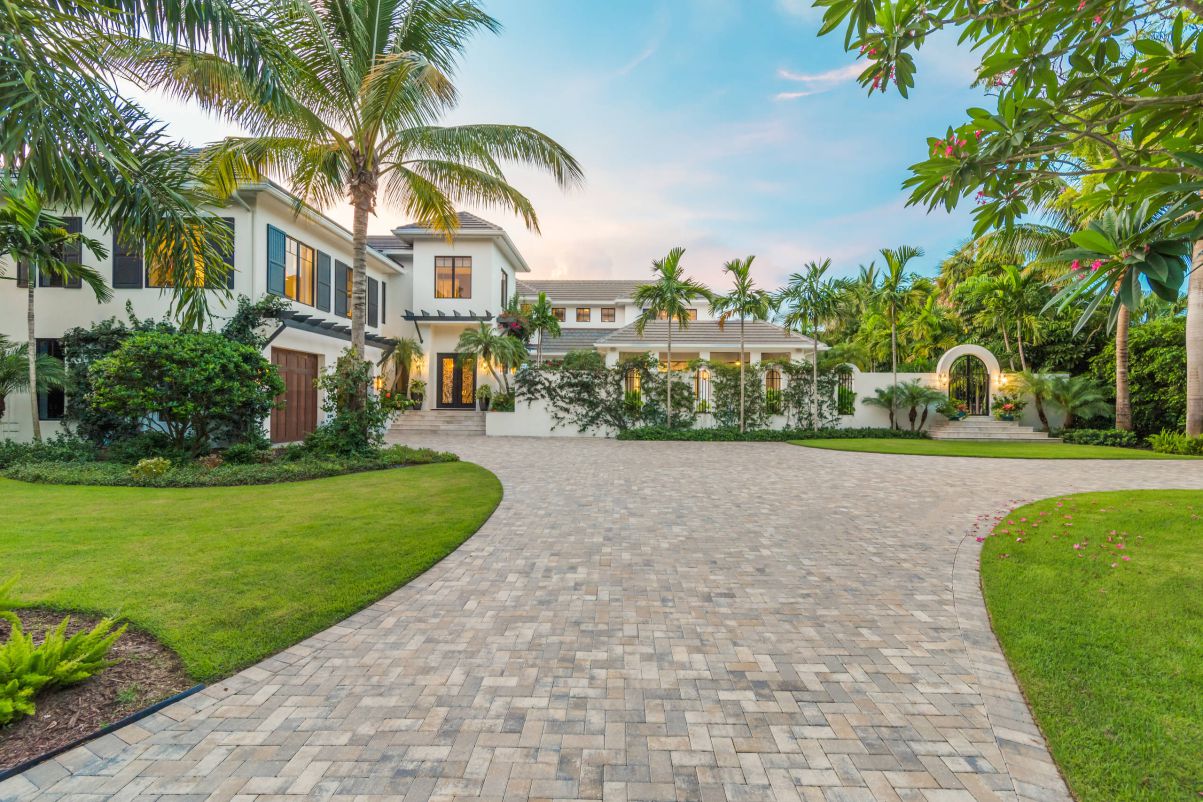 Fantastic-Tropical-Home-in-Naples-FL-by-Kukk-Architecture-Design-P.A.-9