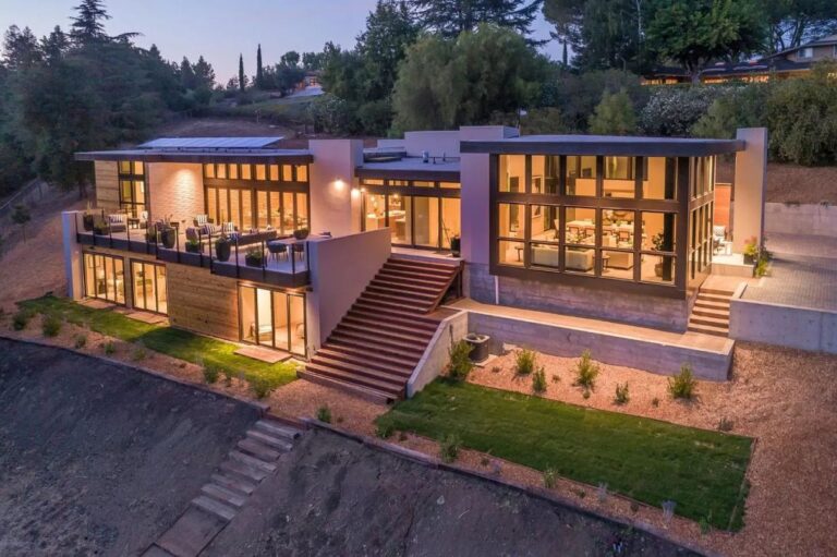 Foothill Contemporary House in Los Altos Hills by DMARC Studios