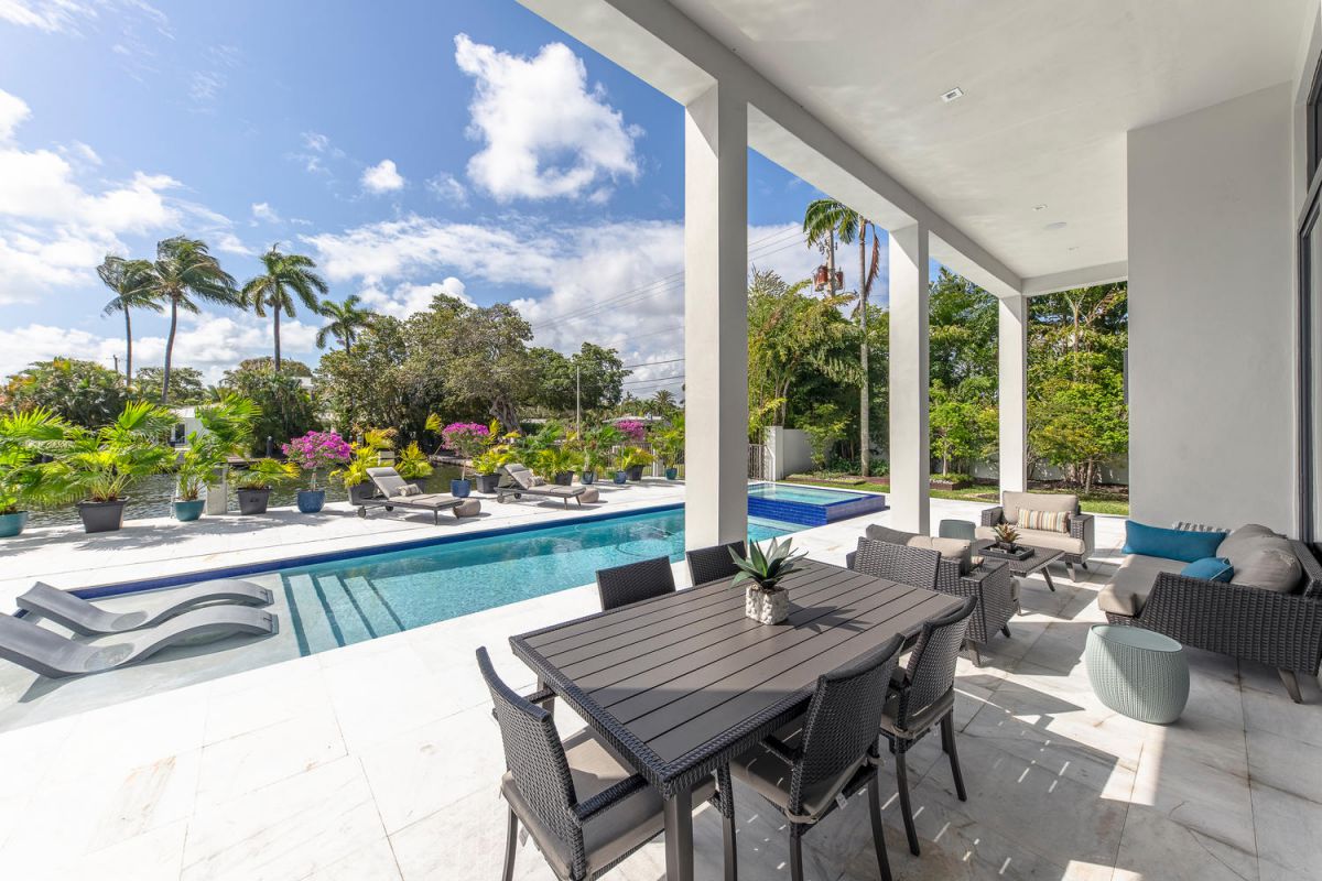 Fort-Lauderdale-Modern-Estate-perfect-for-South-Florida-lifestyle-10