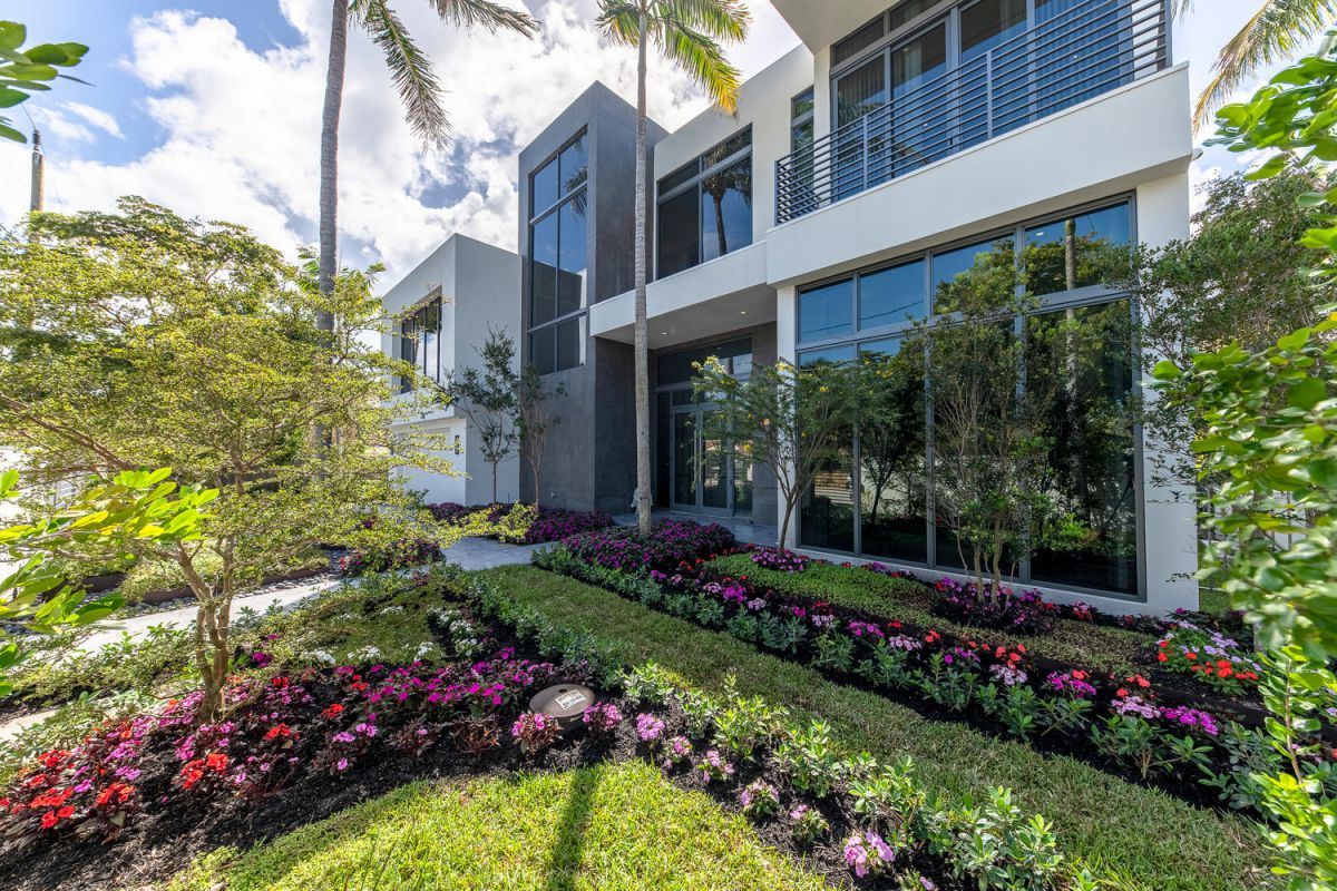 Fort-Lauderdale-Modern-Estate-perfect-for-South-Florida-lifestyle-13