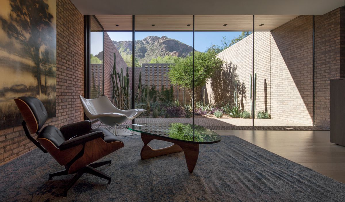 Ghost-Wash-House-in-Arizona-by-Architecture-Infrastructure-Research-14