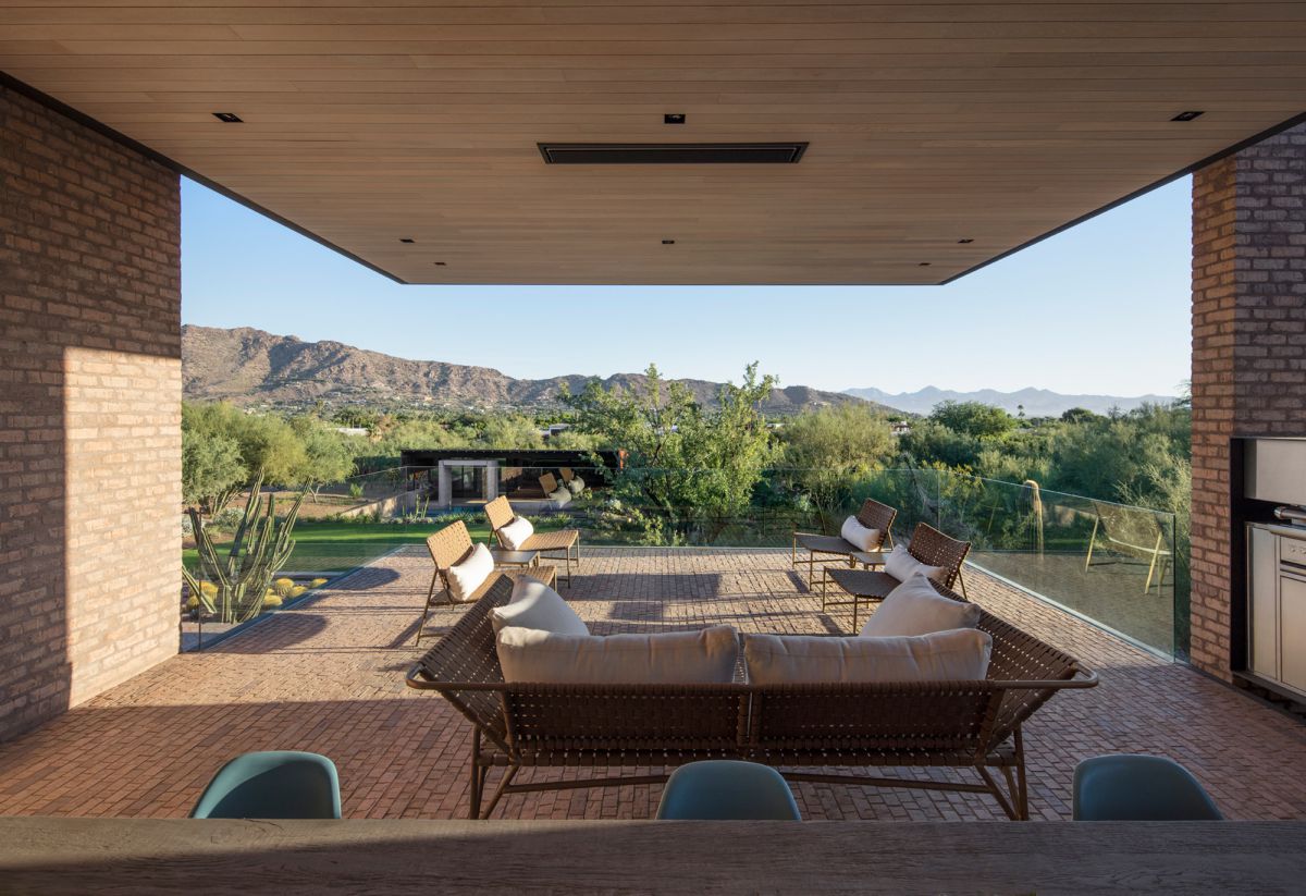 Ghost-Wash-House-in-Arizona-by-Architecture-Infrastructure-Research-3