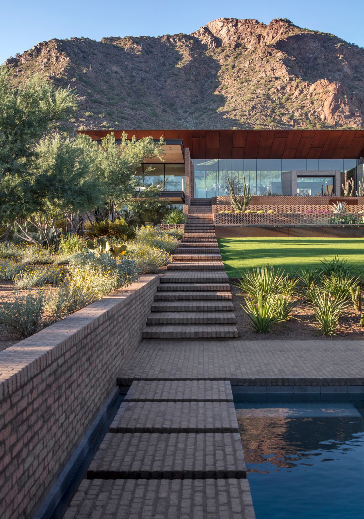 Ghost-Wash-House-in-Arizona-by-Architecture-Infrastructure-Research-9